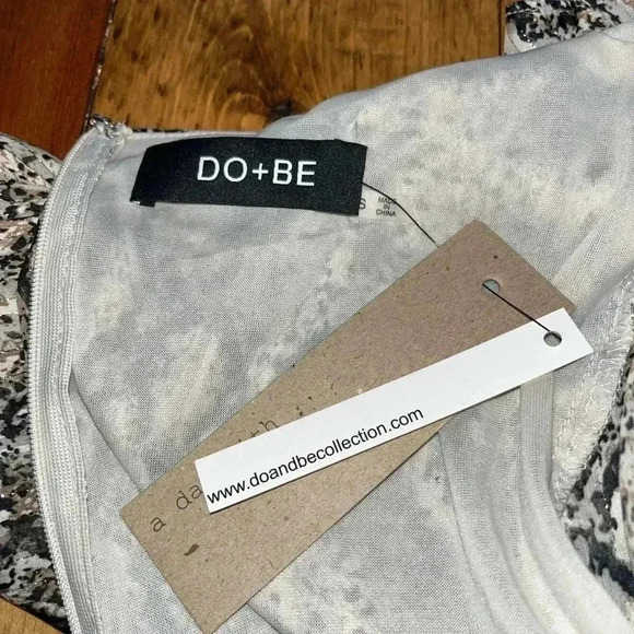 DO+BE plunge, ruffled skirt, snake print, waist tie, back zip, lined, mini dress - Picture 8 of 12